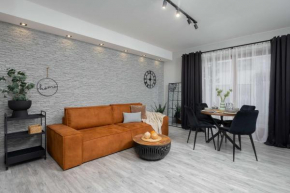 Bright Apartment with Terrace & Parking near Metro Kondratowicza by Noclegi Renters